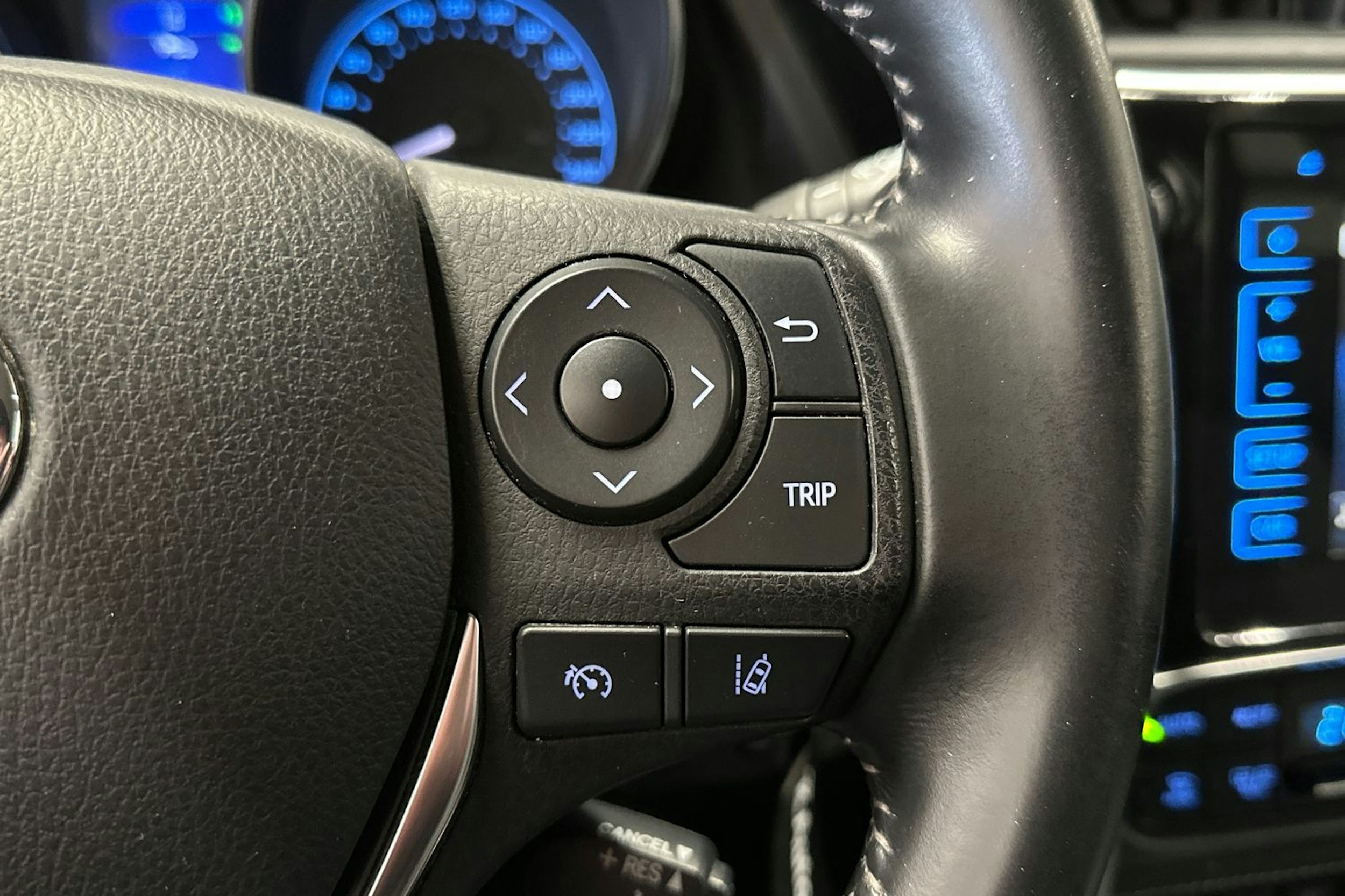 valkoinen Toyota Auris 2018 kuva 21.