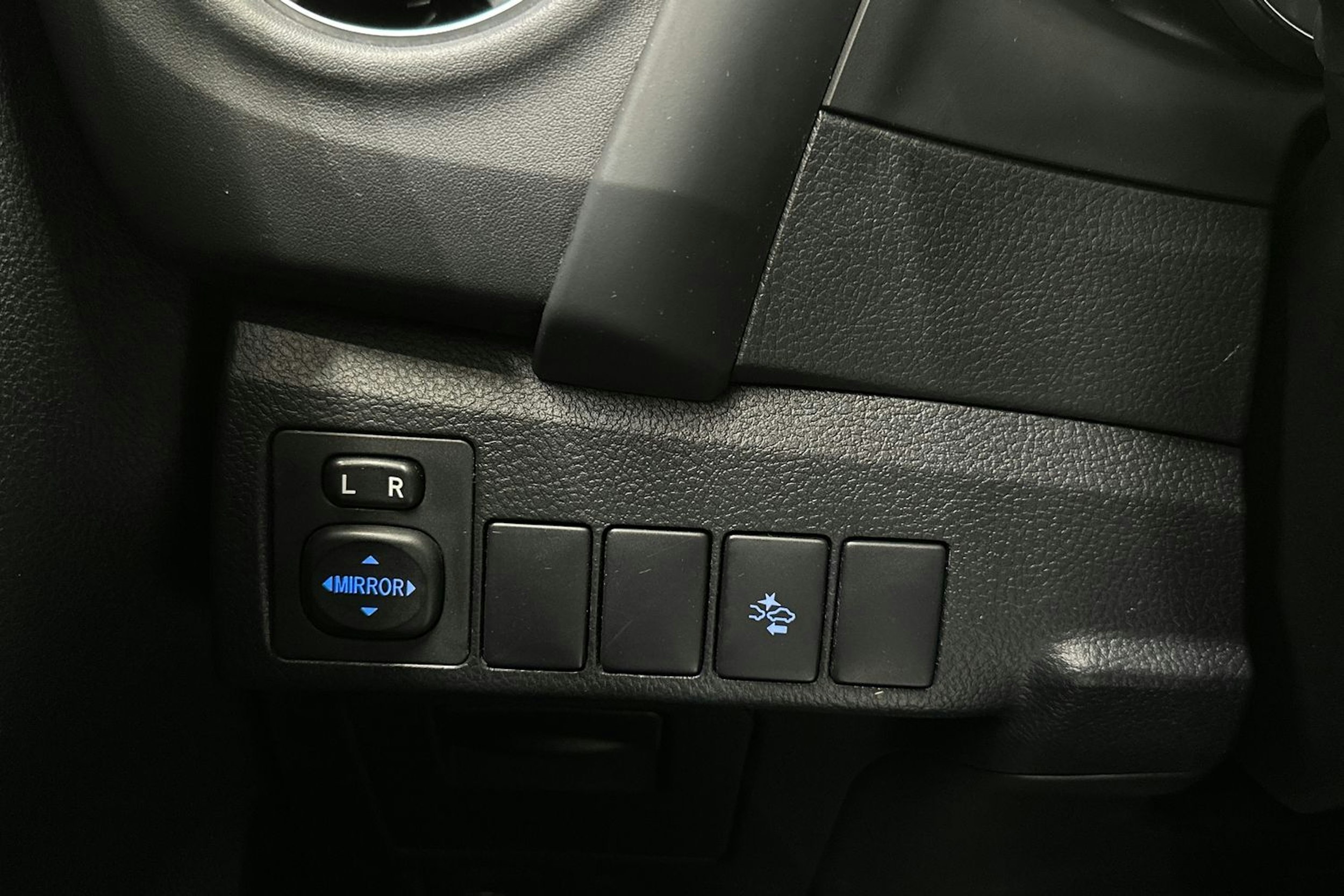 valkoinen Toyota Auris 2018 kuva 23.