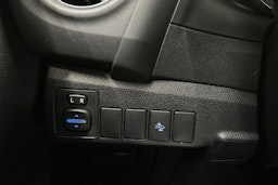 valkoinen Toyota Auris 2018 kuva 23.