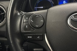 musta Toyota Auris 2018 kuva 13.