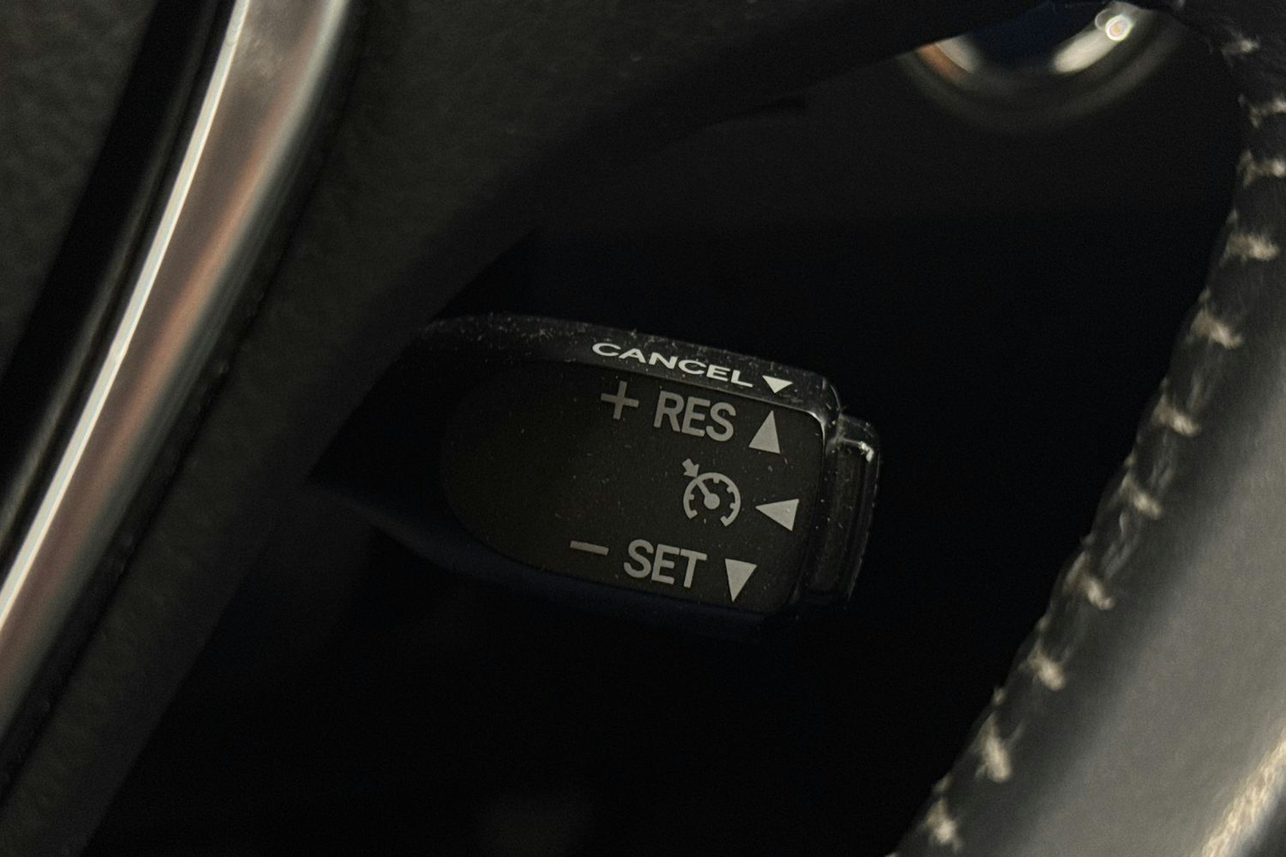 musta Toyota Auris 2018 kuva 14.