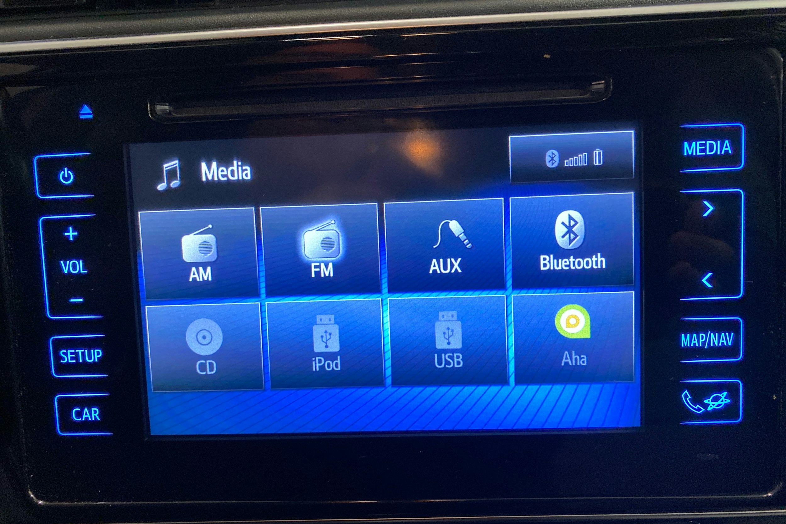 Harmaa Toyota Auris 2018 kuva 19.