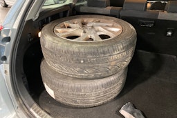 Harmaa Toyota Auris 2018 kuva 23.