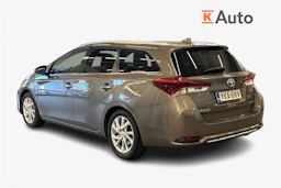 harmaa Toyota Auris 2018 kuva 2.