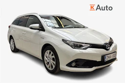 valkoinen Toyota Auris 2018 kuva 1.