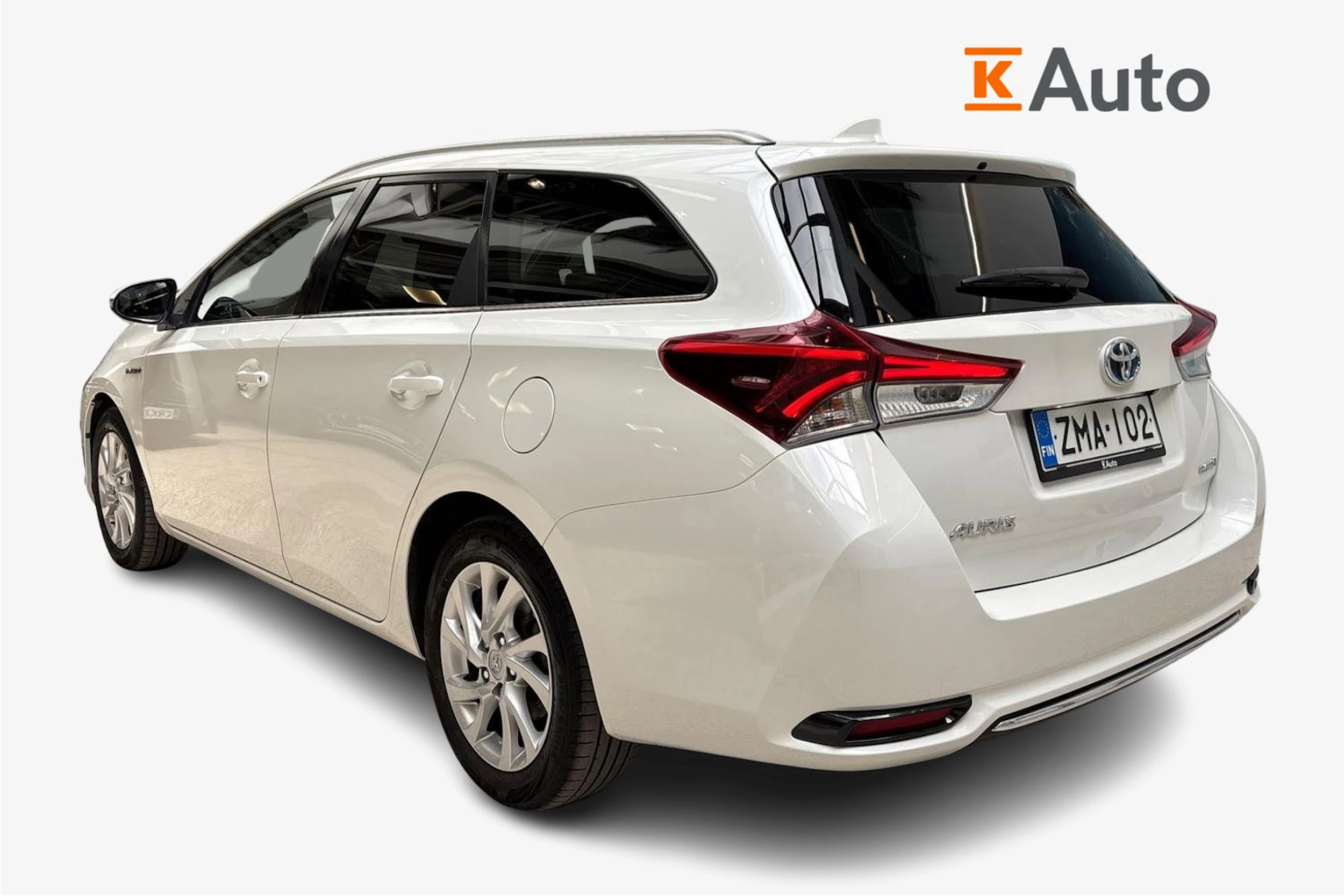 valkoinen Toyota Auris 2018 kuva 3.