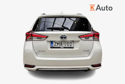 valkoinen Toyota Auris 2018 kuva 4.