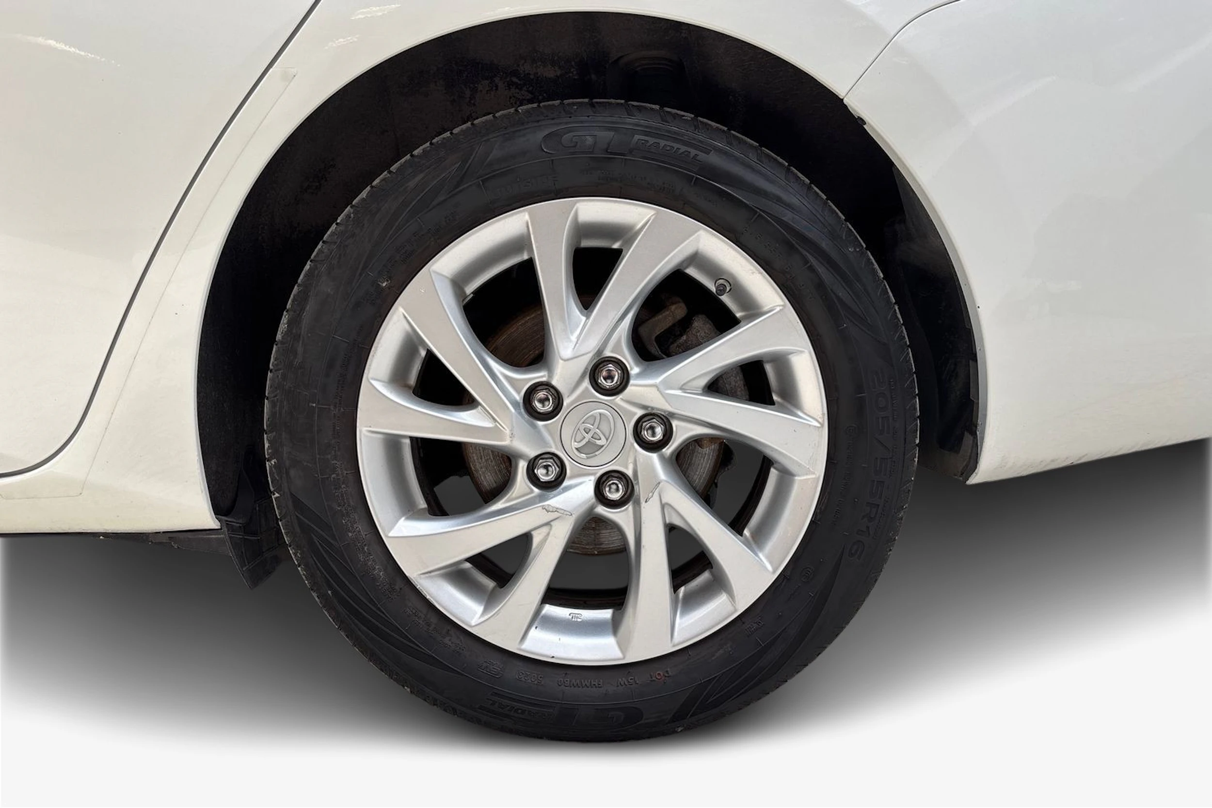 valkoinen Toyota Auris 2018 kuva 12.