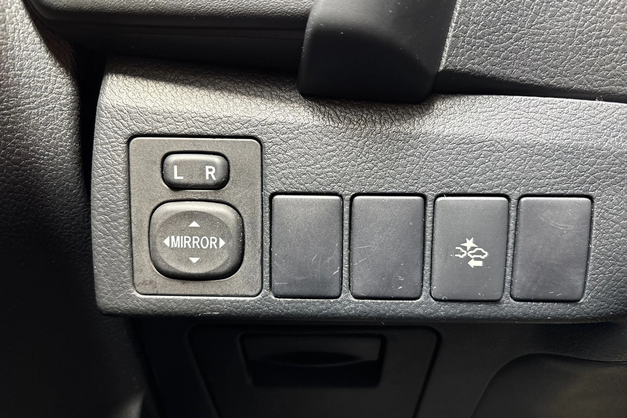 valkoinen Toyota Auris 2018 kuva 19.