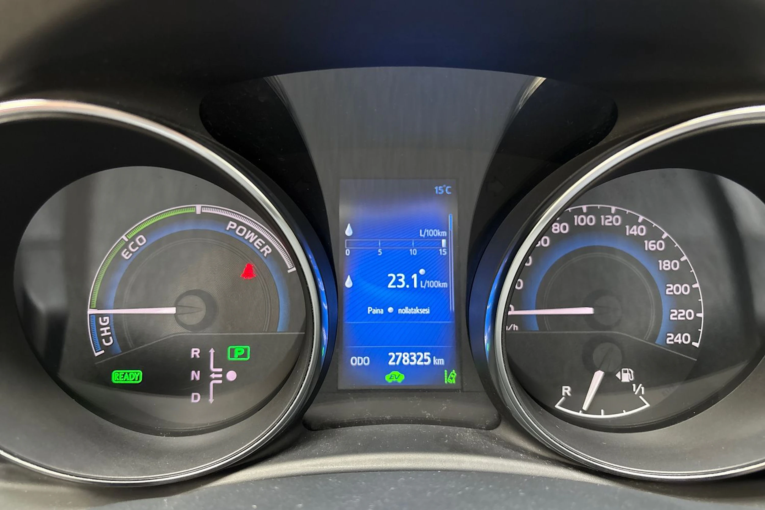 valkoinen Toyota Auris 2018 kuva 22.