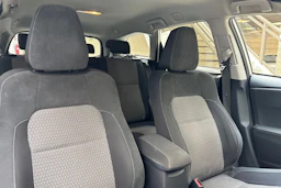 valkoinen Toyota Auris 2018 kuva 26.