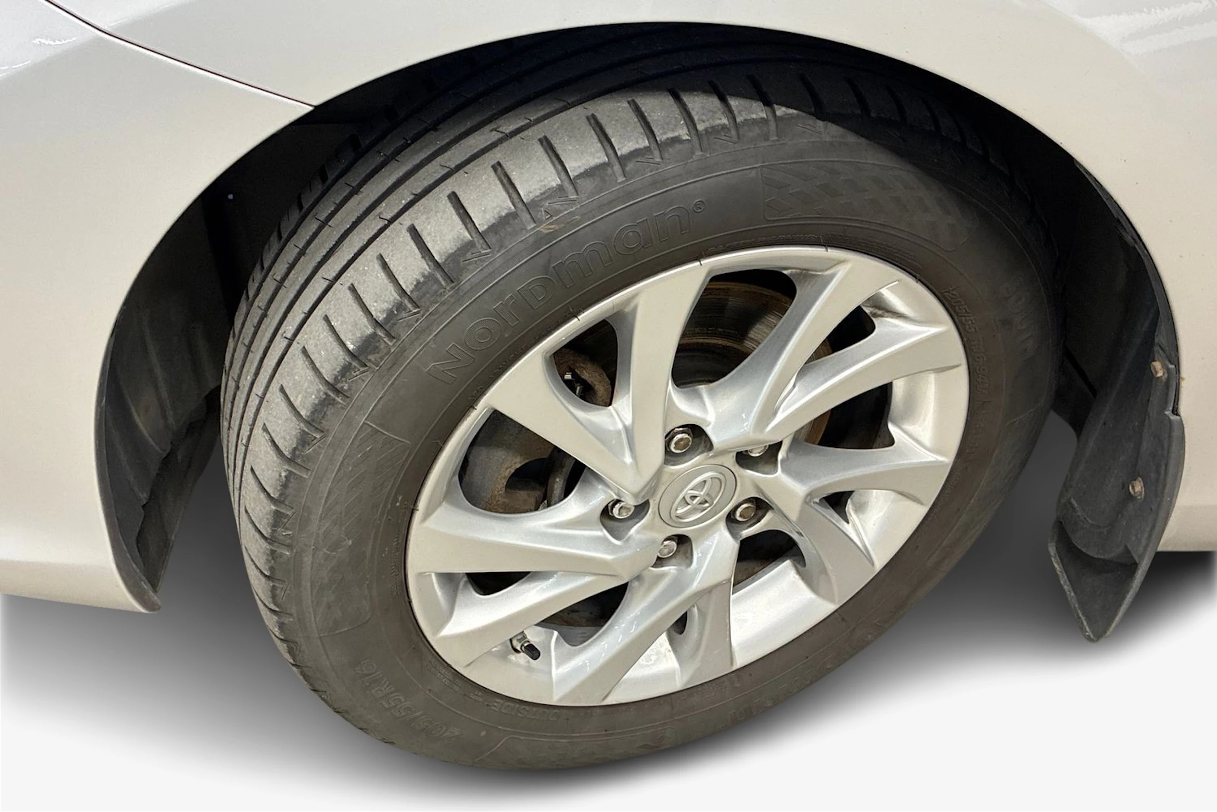 hopea Toyota Auris 2018 kuva 12.