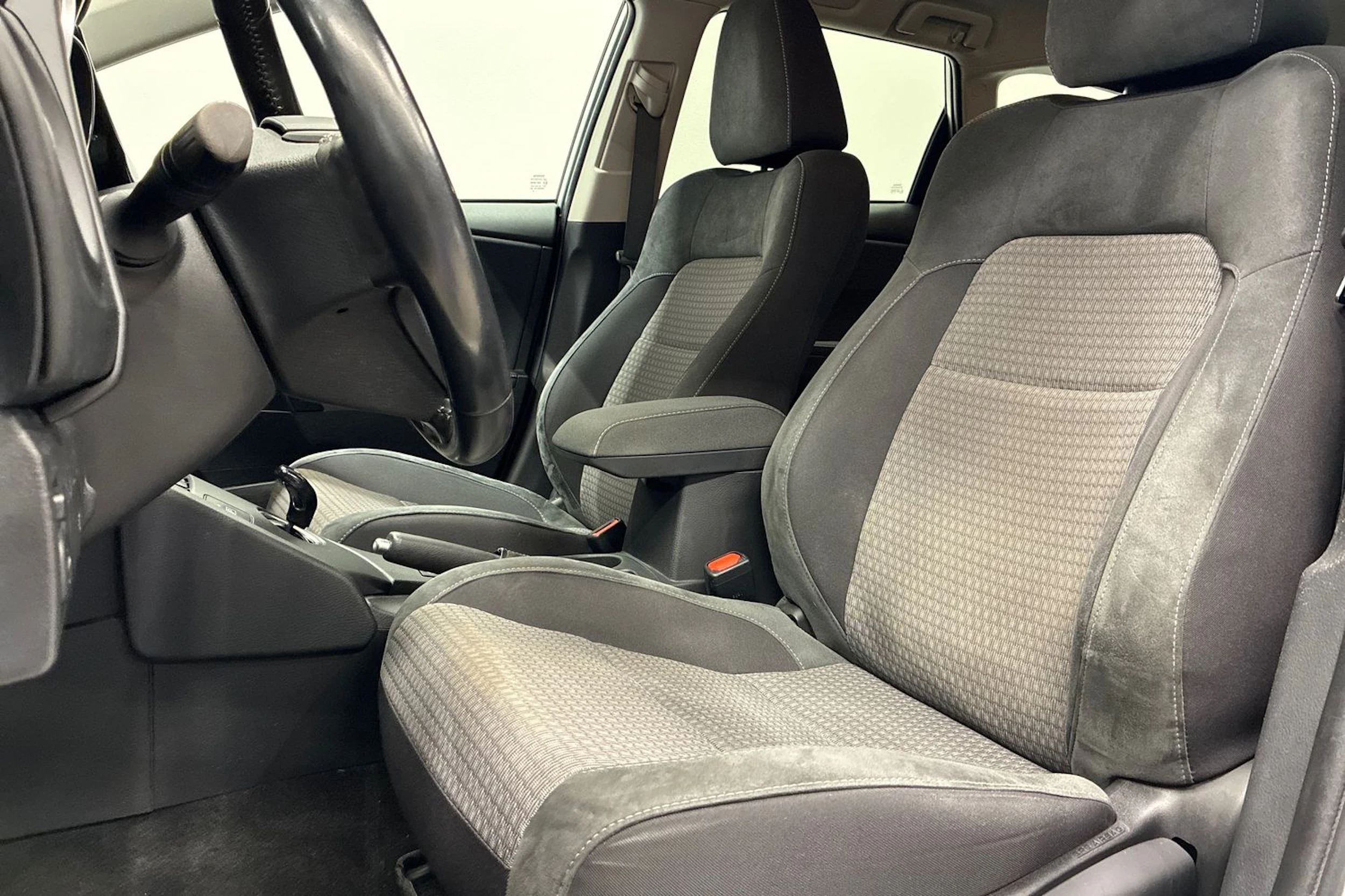 hopea Toyota Auris 2018 kuva 15.