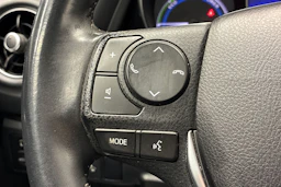 hopea Toyota Auris 2018 kuva 18.