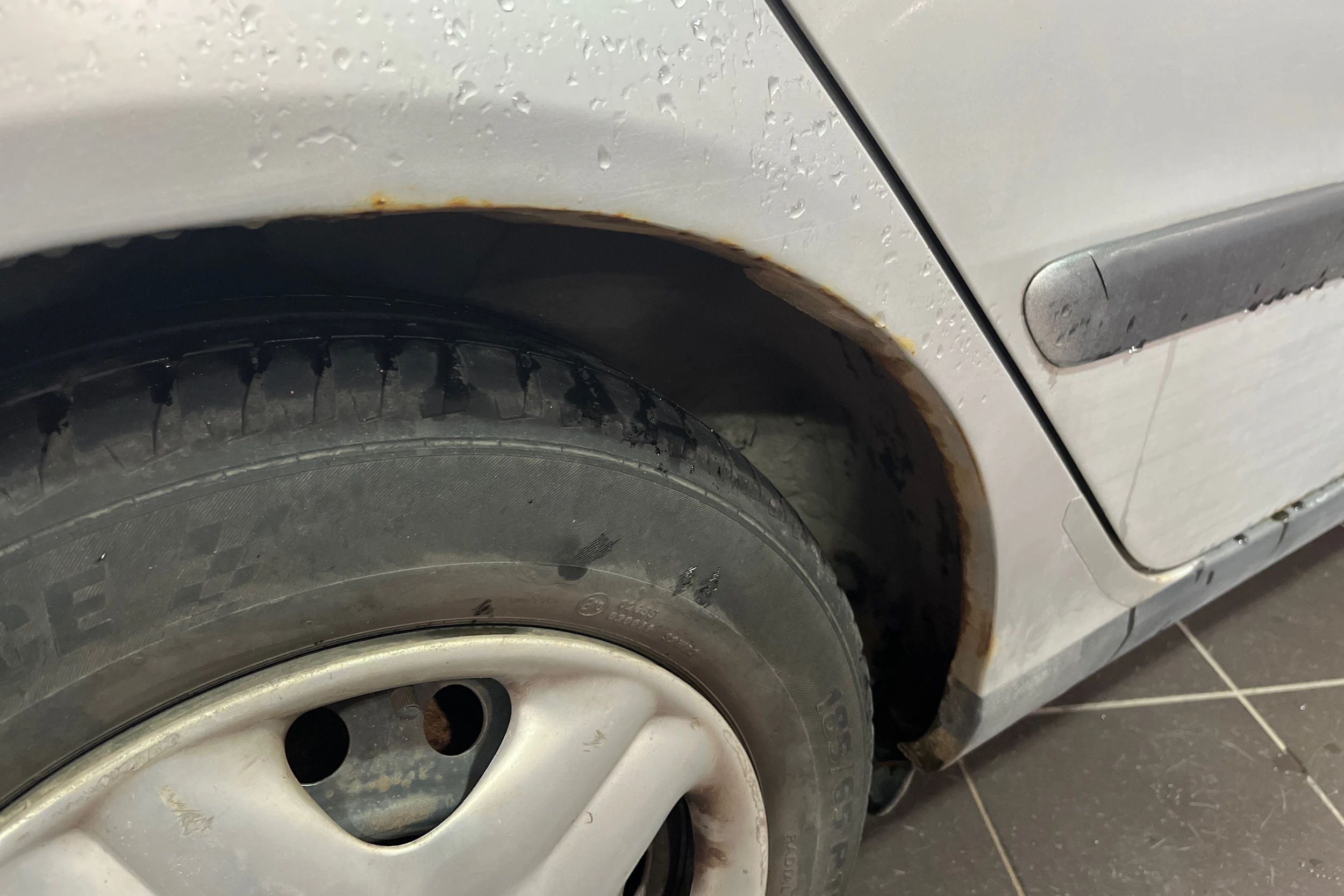 hopea Toyota Avensis 2000 kuva 19.