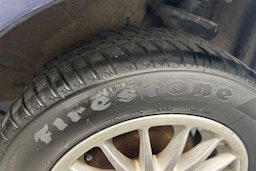 sininen Toyota Avensis 2000 kuva 9.