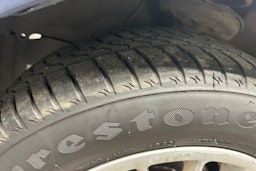 sininen Toyota Avensis 2000 kuva 10.