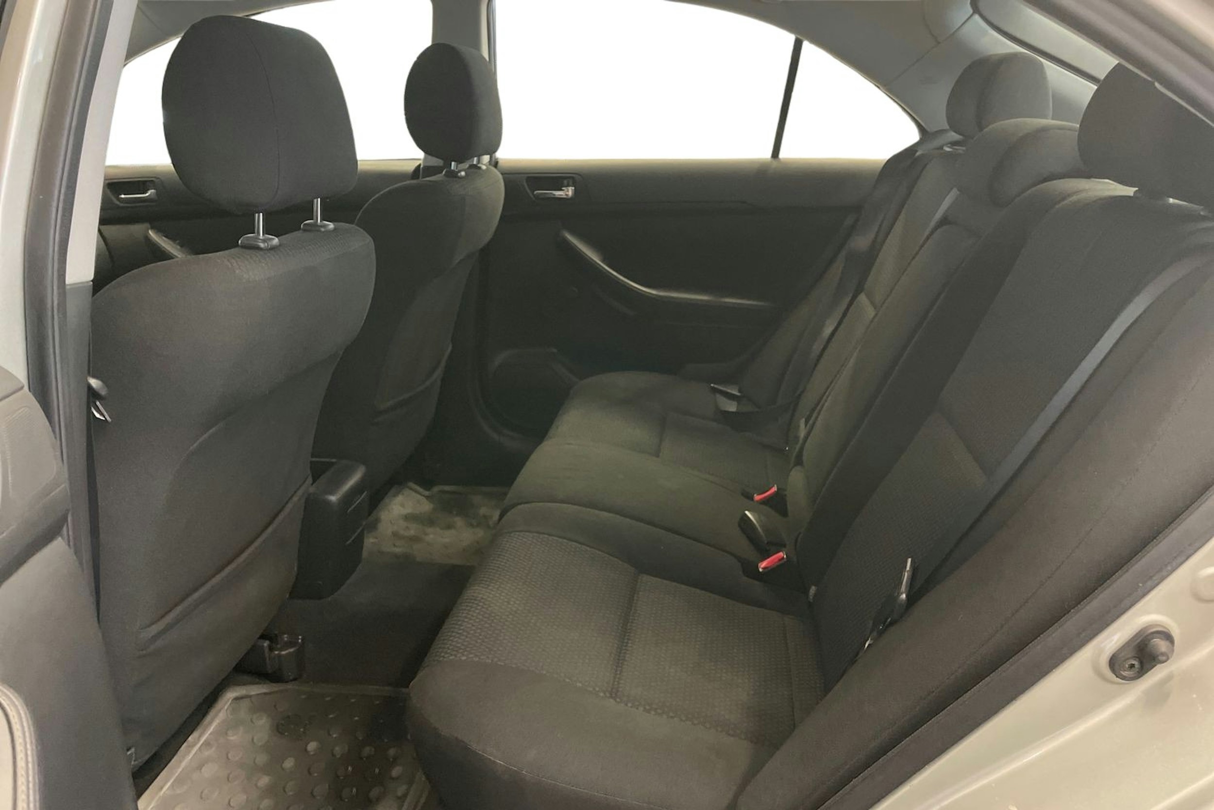 hopea Toyota Avensis 2003 kuva 10.