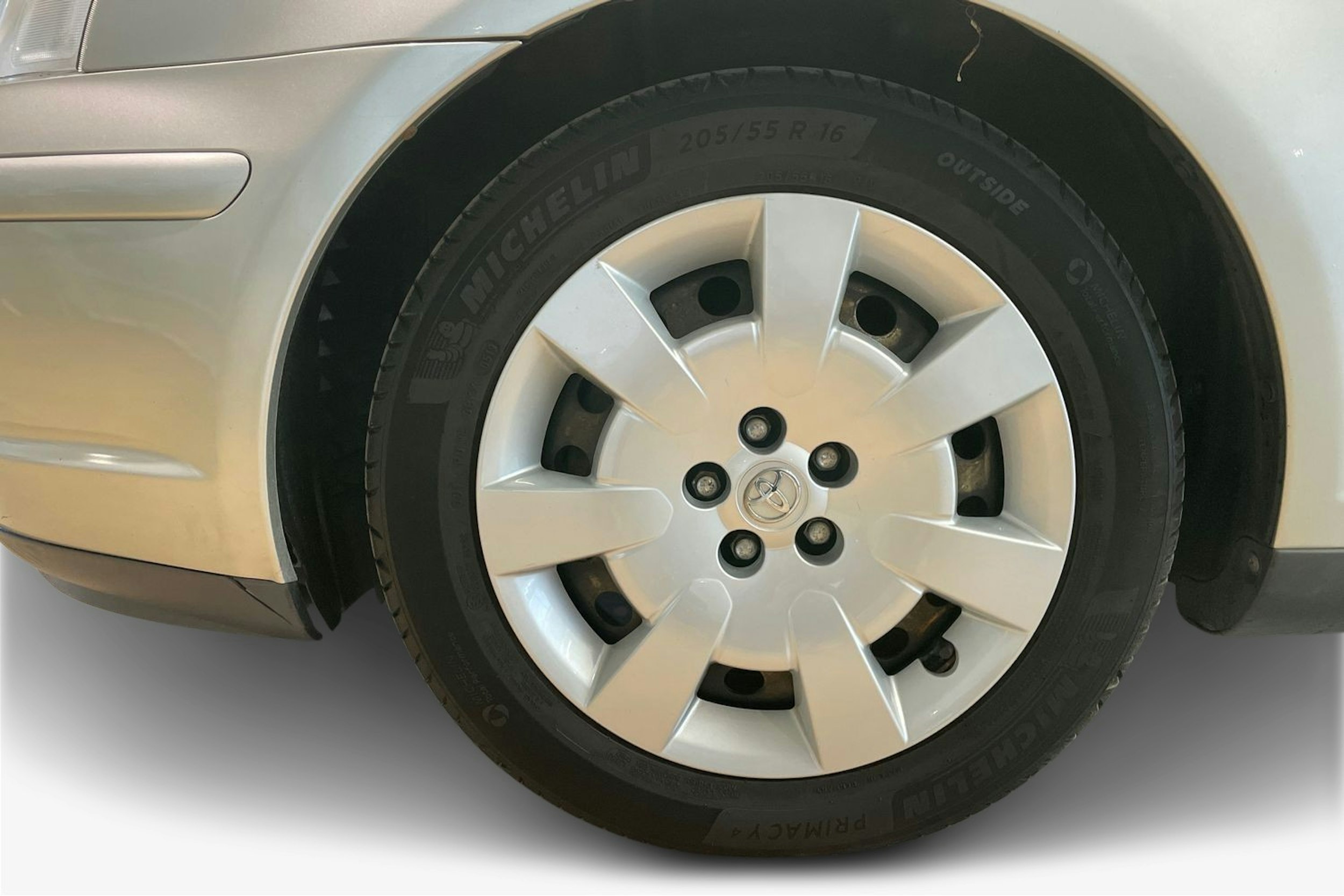 hopea Toyota Avensis 2003 kuva 11.