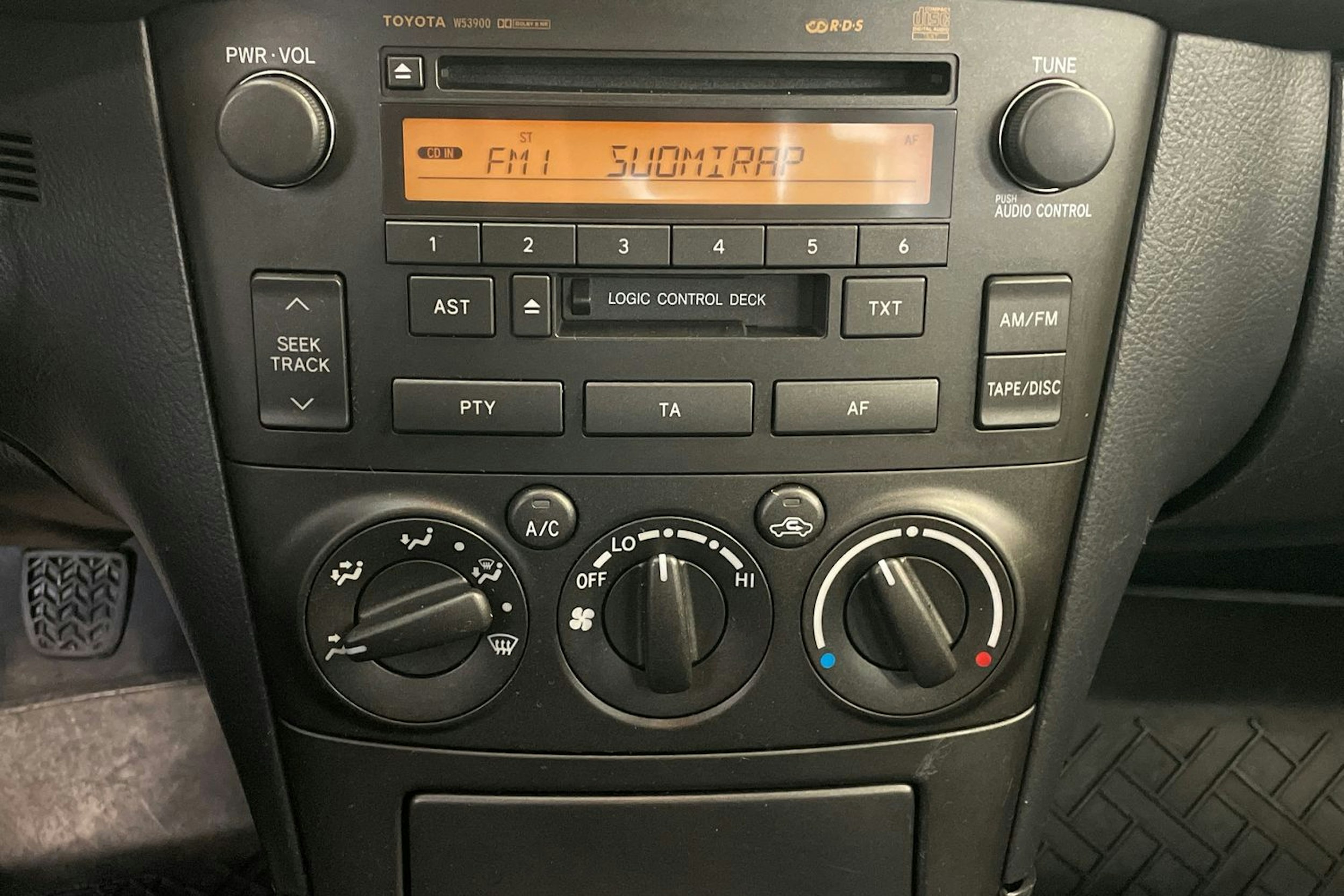 hopea Toyota Avensis 2003 kuva 14.