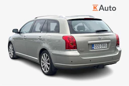 Vihreä Toyota AVENSIS 2004 kuva 2.