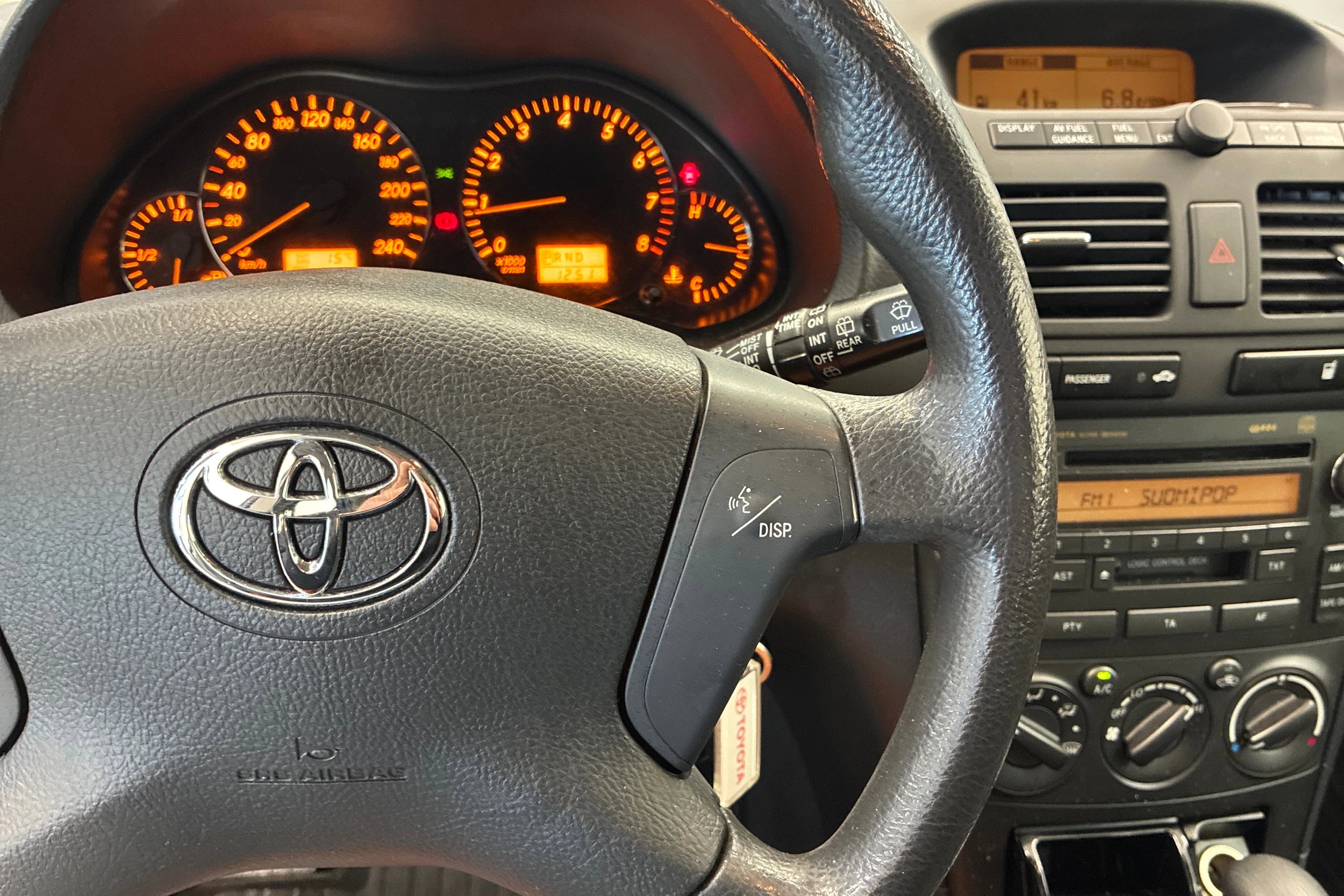Hopea Toyota AVENSIS 2004 kuva 18.