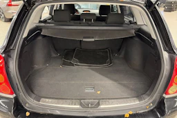 Musta Toyota AVENSIS 2004 kuva 10.