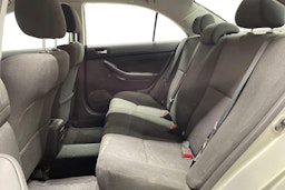 vihreä Toyota Avensis 2005 kuva 8.