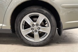 vihreä Toyota Avensis 2005 kuva 10.