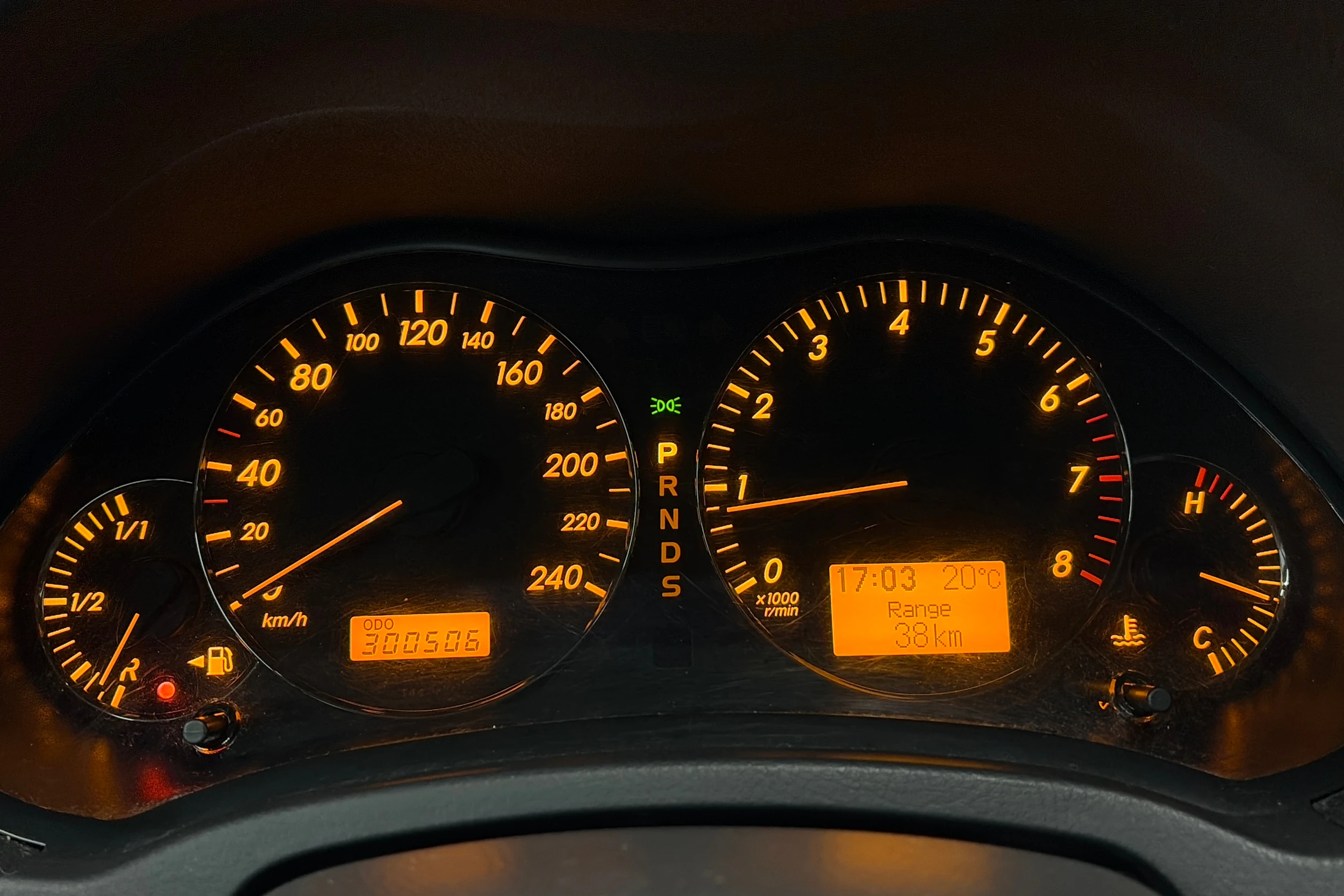 ruskea (beige) Toyota Avensis 2006 kuva 11.