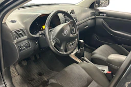 musta Toyota Avensis 2007 kuva 3.