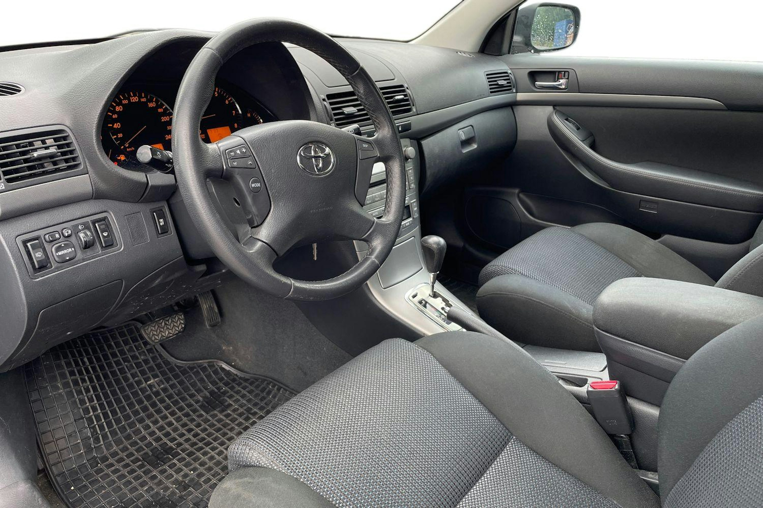 musta Toyota Avensis 2007 kuva 7.