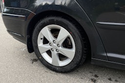 musta Toyota Avensis 2007 kuva 13.