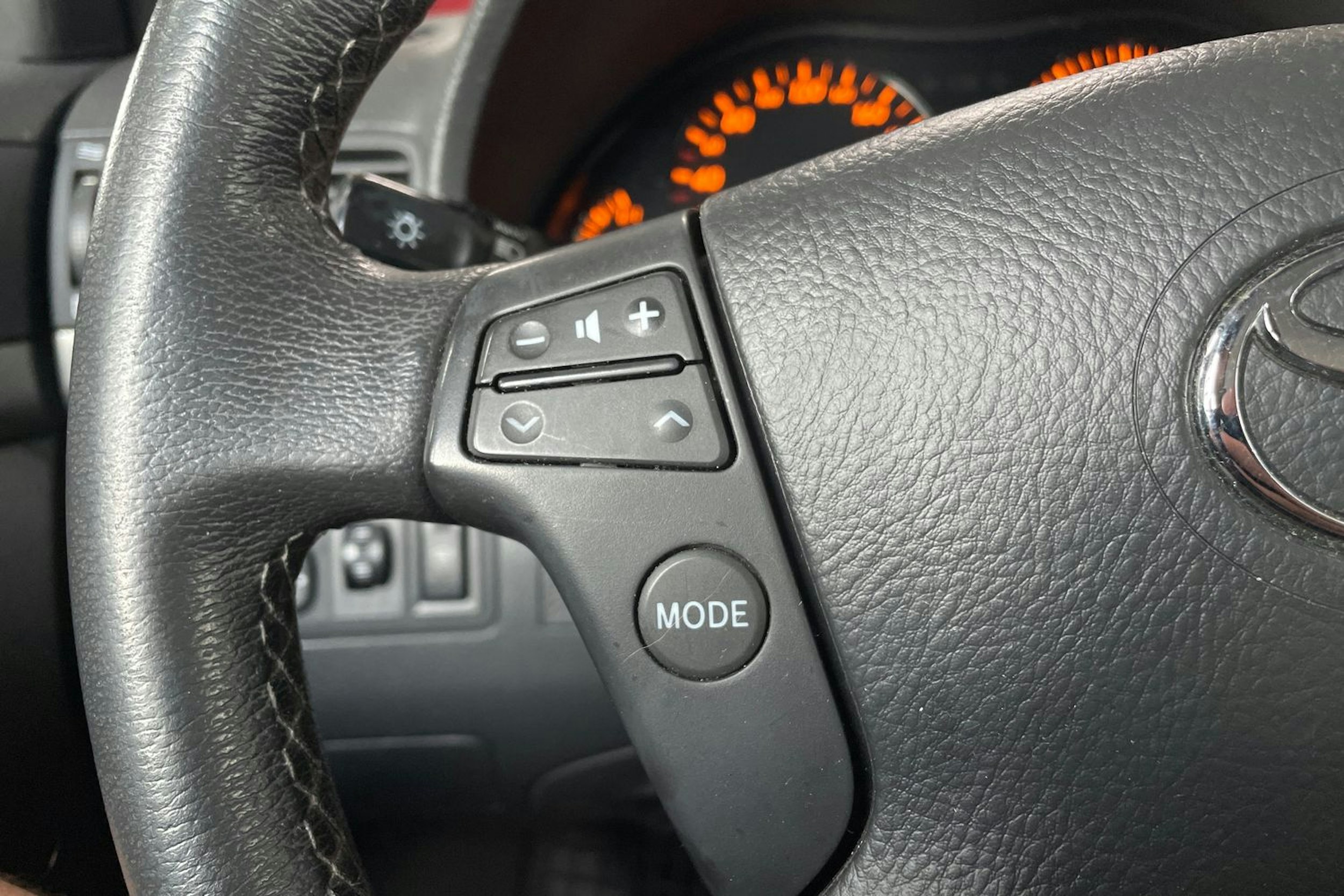 musta Toyota Avensis 2007 kuva 15.
