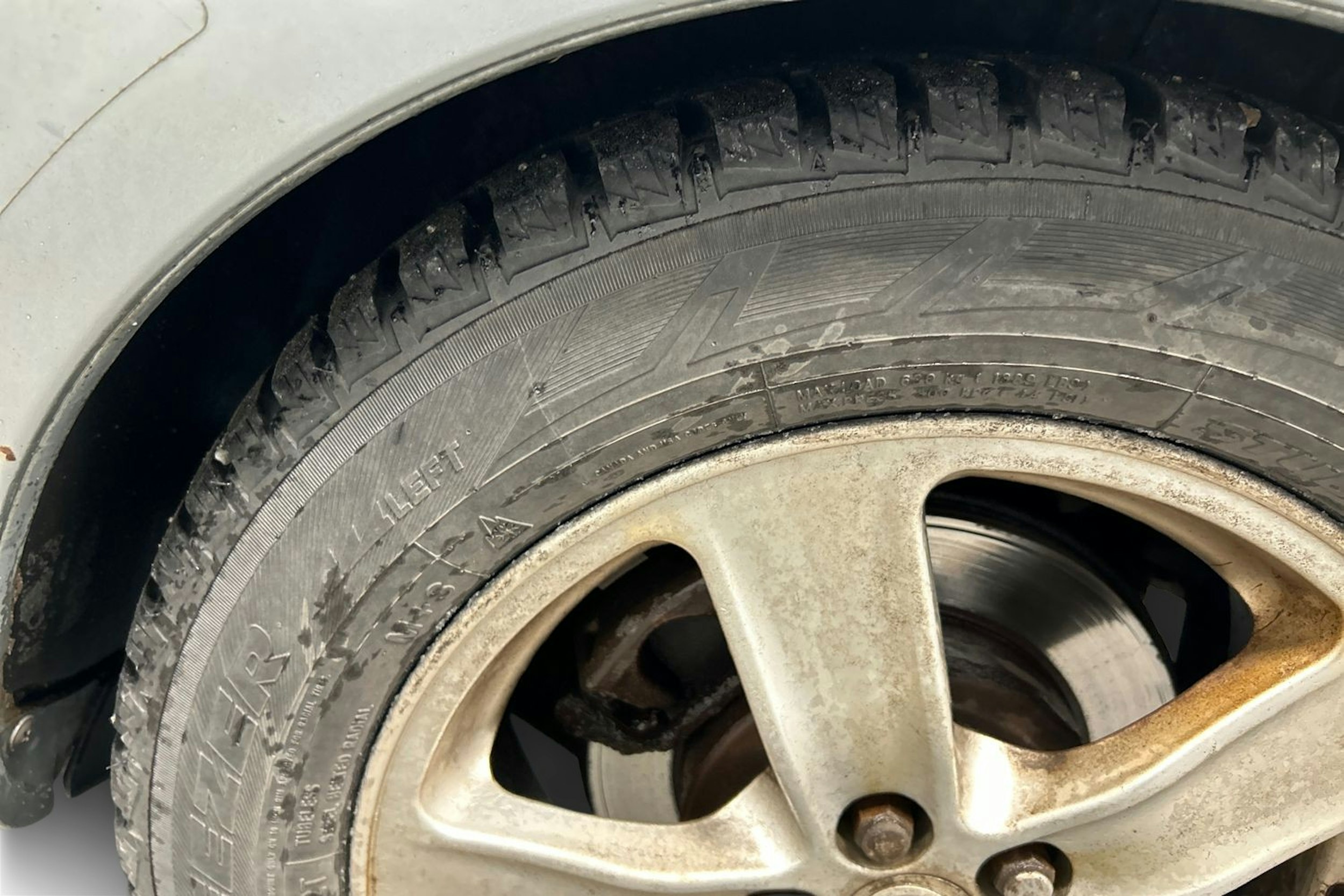 hopea Toyota Avensis 2008 kuva 9.