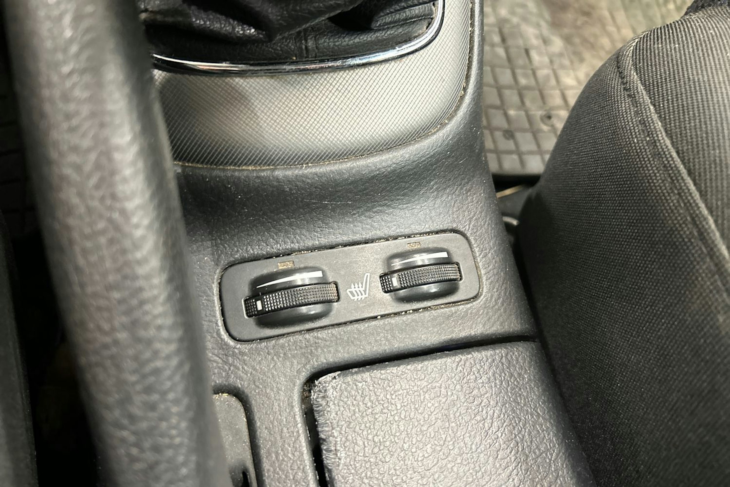 hopea Toyota Avensis 2008 kuva 24.