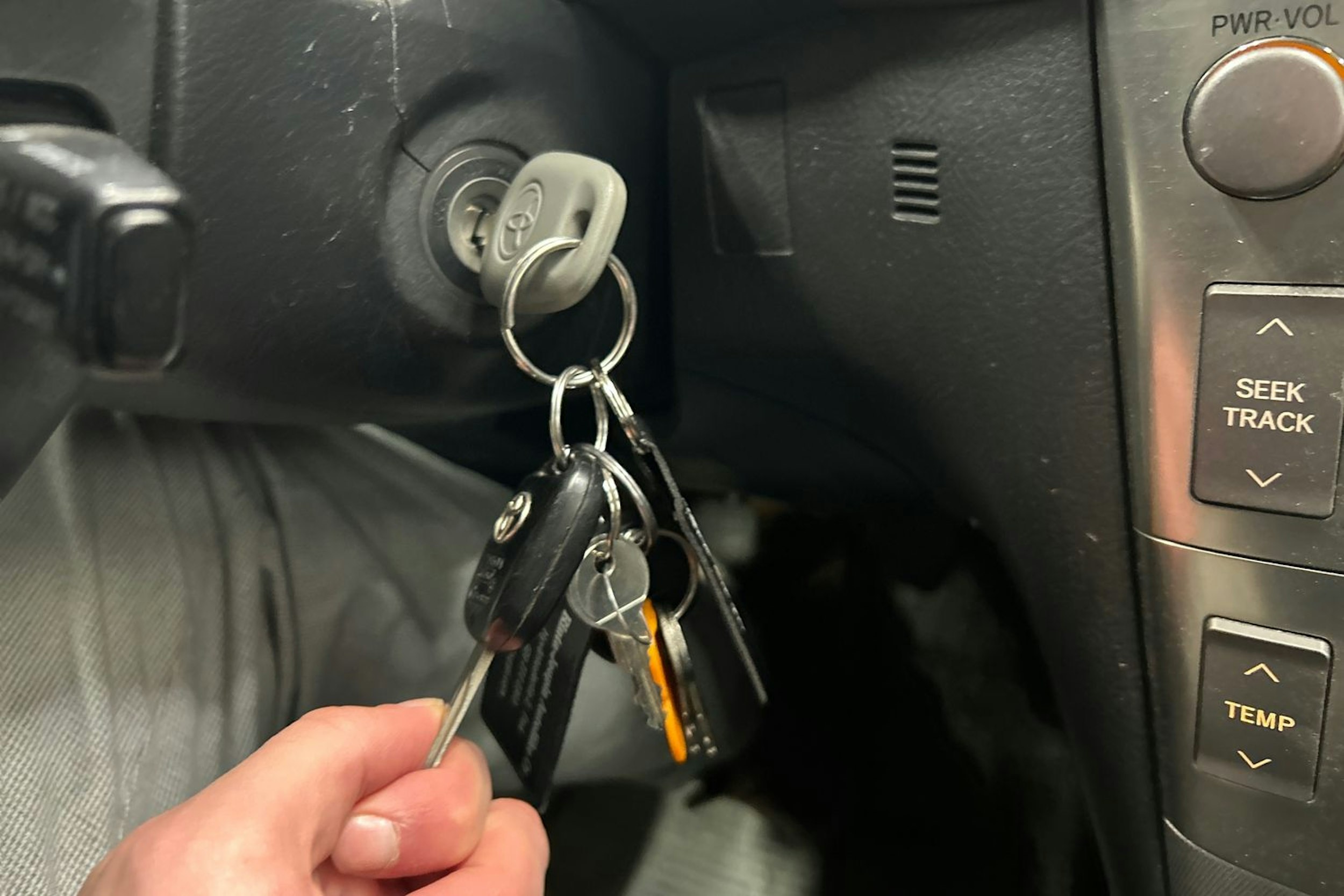 hopea Toyota Avensis 2008 kuva 25.