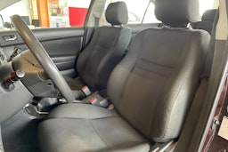 punainen Toyota Avensis 2008 kuva 19.