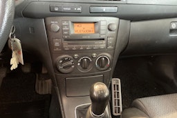 punainen Toyota Avensis 2008 kuva 23.