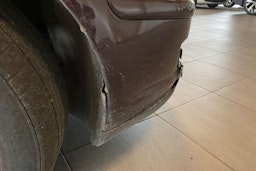 punainen Toyota Avensis 2008 kuva 30.
