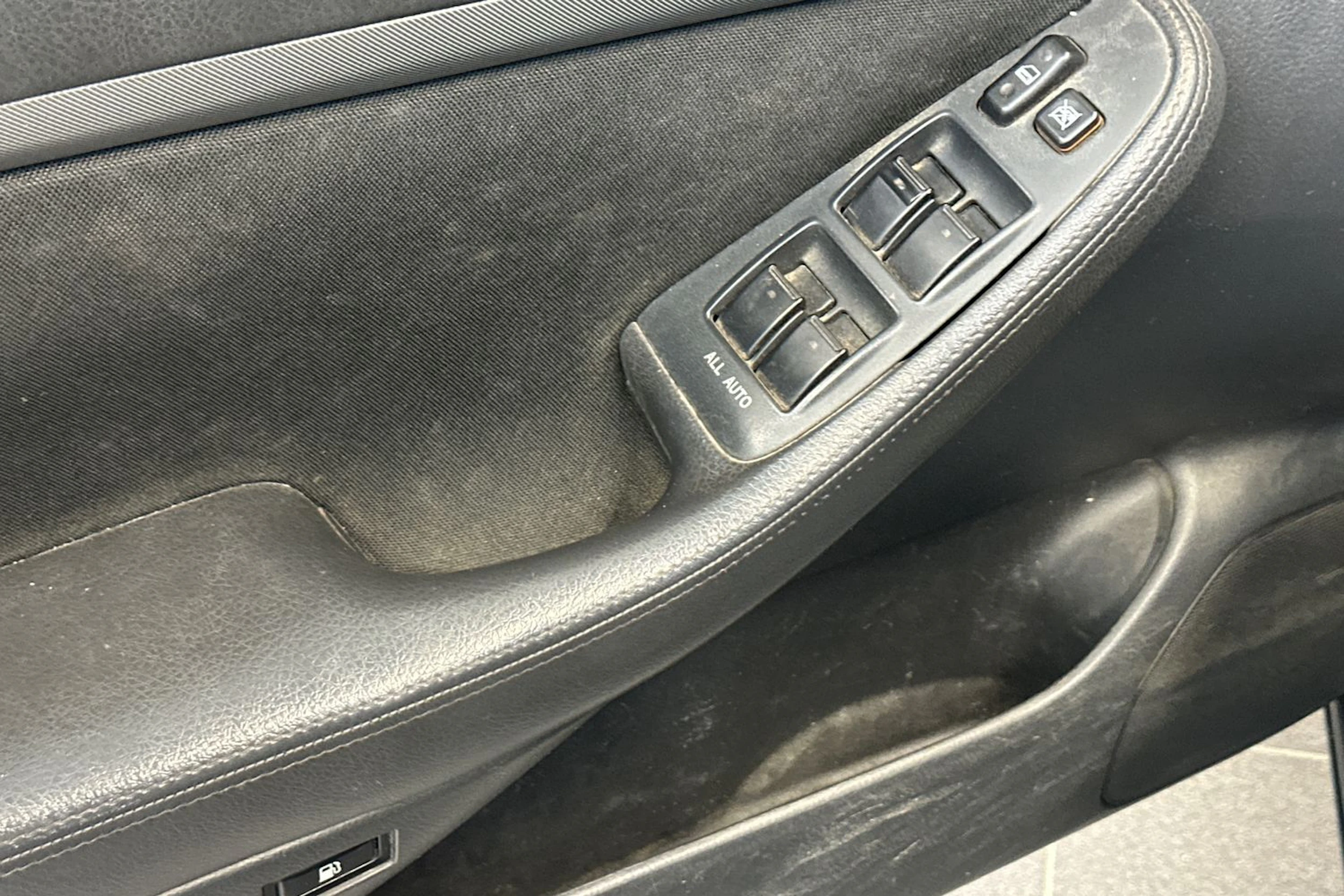 Harmaa Toyota AVENSIS 2008 kuva 17.