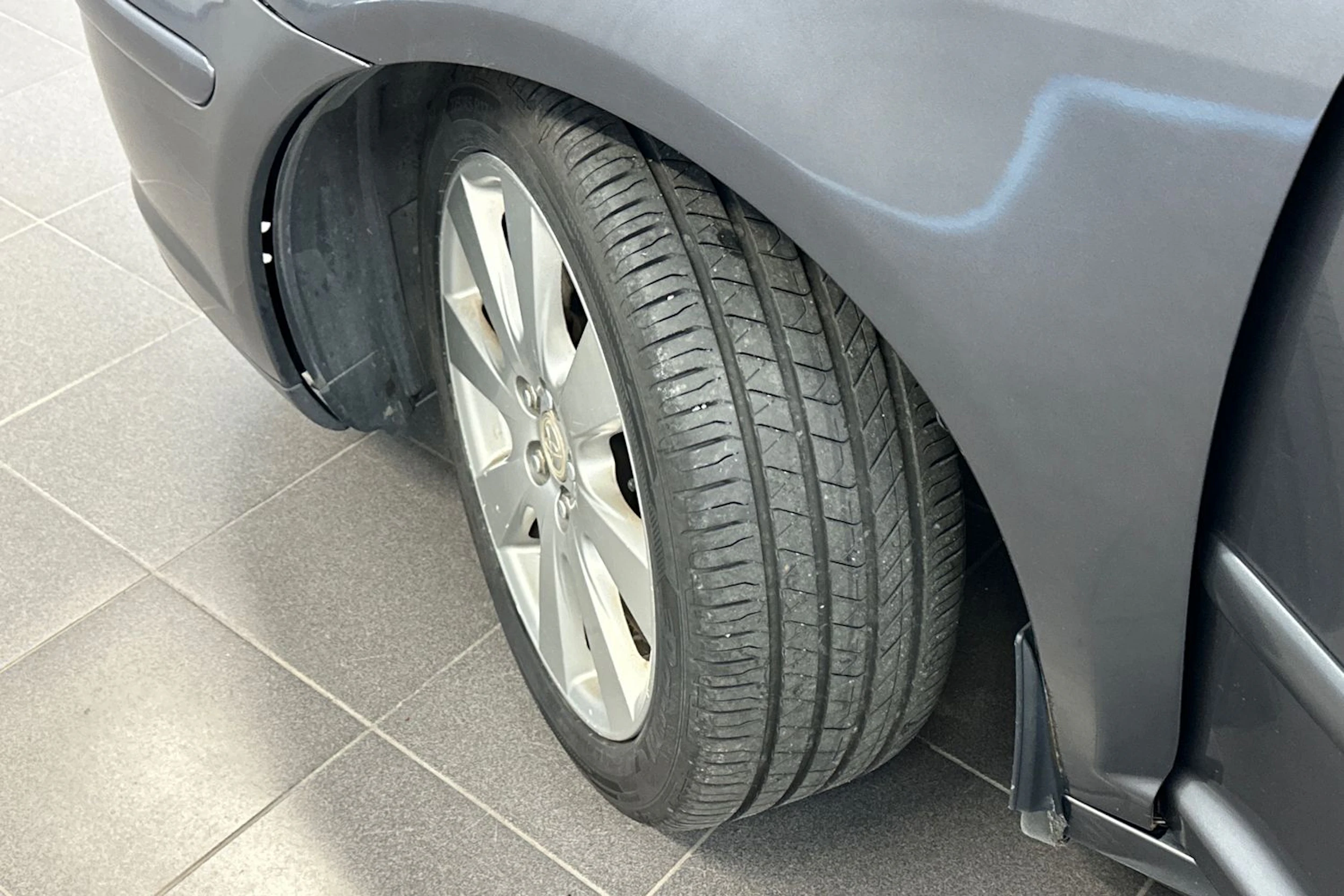 Harmaa Toyota AVENSIS 2008 kuva 26.