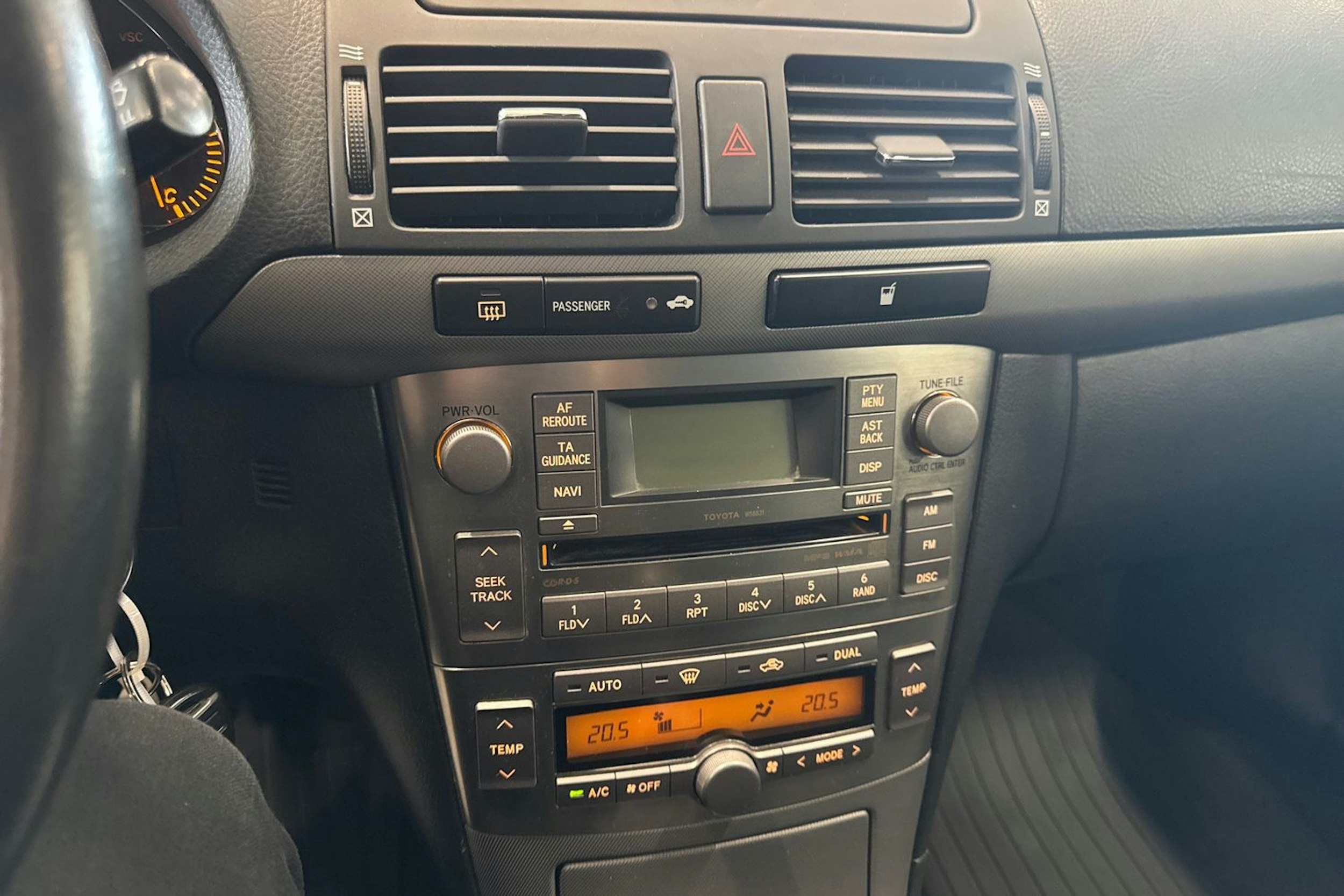 hopea Toyota Avensis 2008 kuva 15.