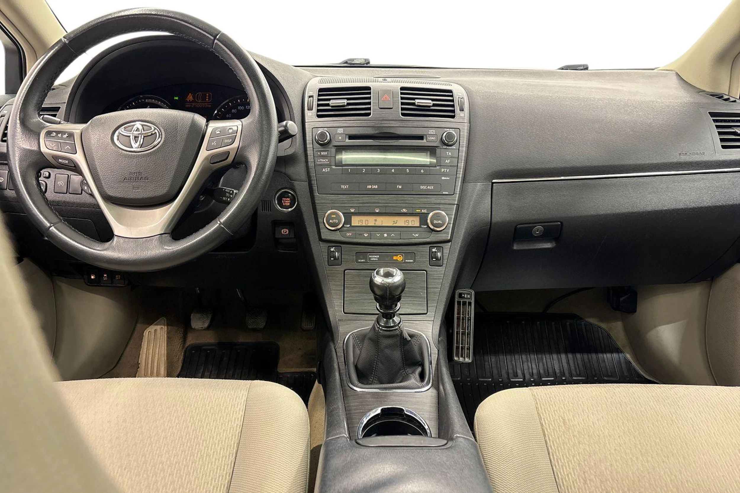 punainen Toyota Avensis 2009 kuva 7.