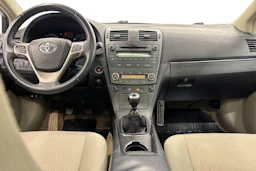 punainen Toyota Avensis 2009 kuva 7.