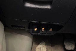 punainen Toyota Avensis 2009 kuva 13.