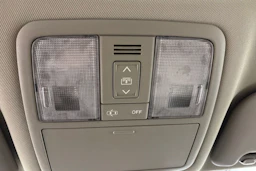 punainen Toyota Avensis 2009 kuva 17.