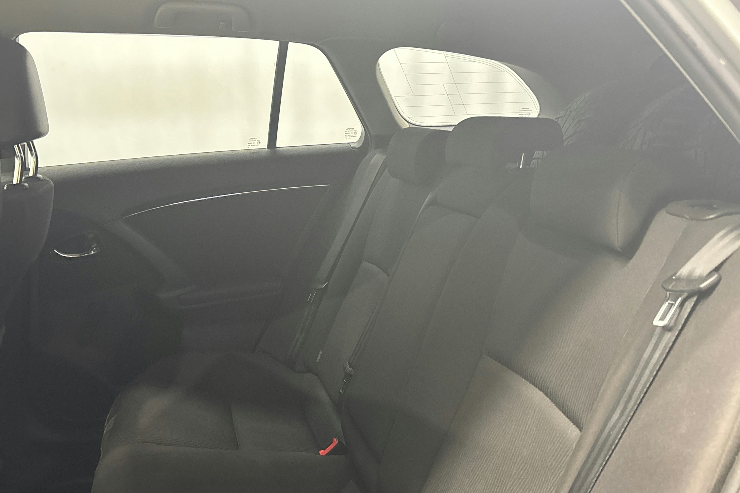 harmaa Toyota Avensis 2009 kuva 13.