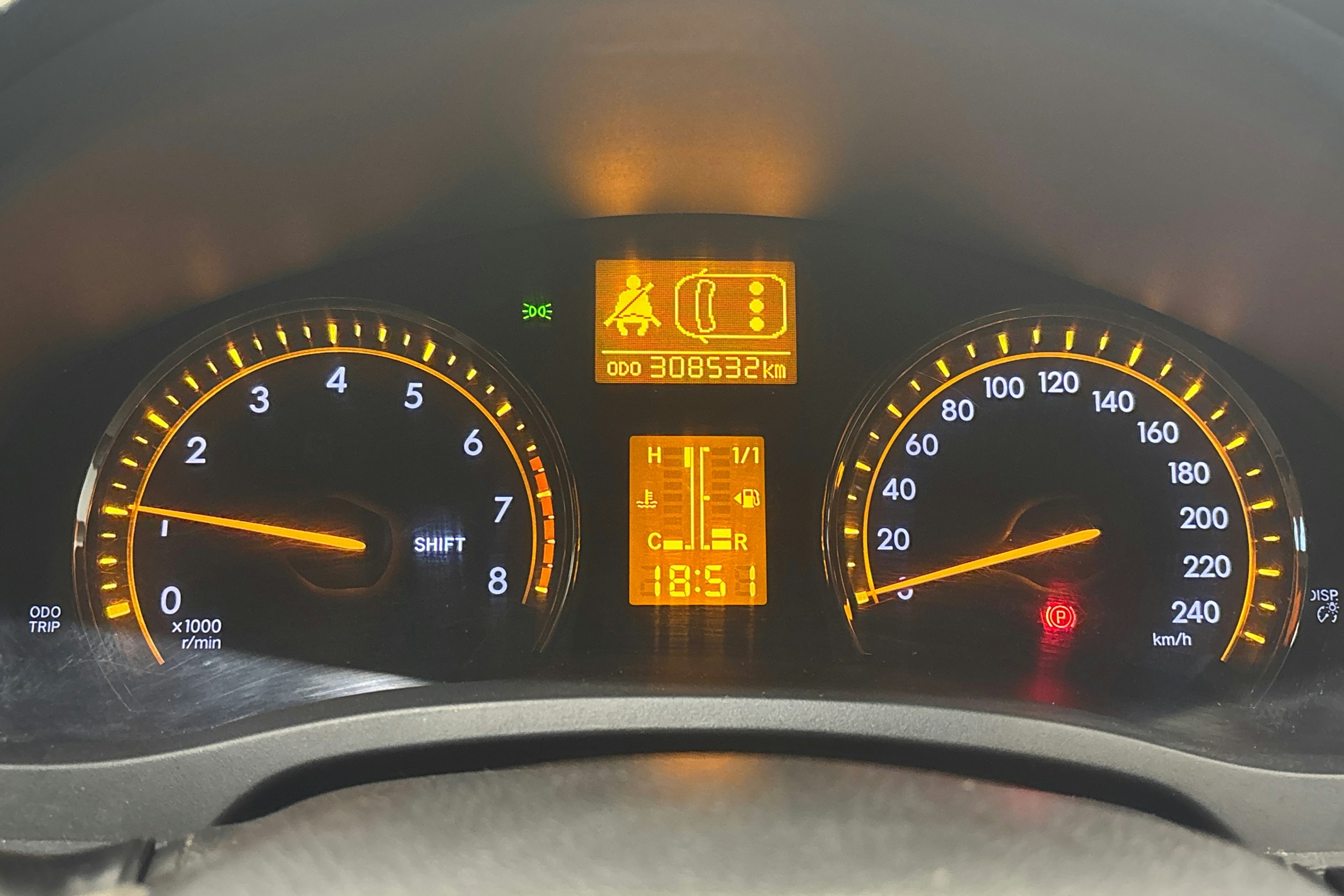 harmaa Toyota Avensis 2009 kuva 19.