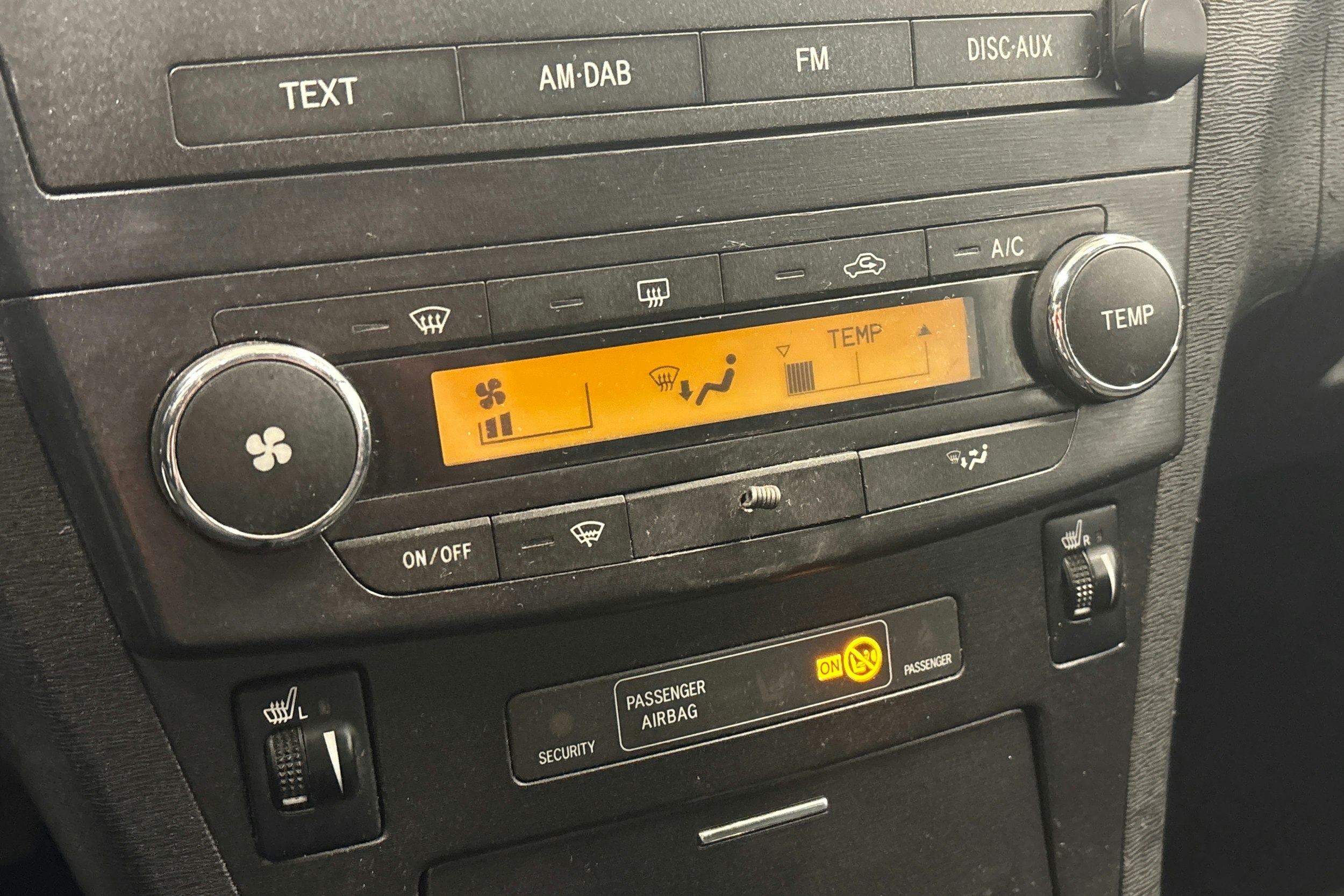 harmaa Toyota Avensis 2009 kuva 21.